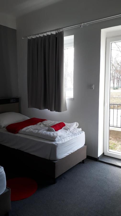 Hotel No Stress Panzio Harkány Exteriér fotografie