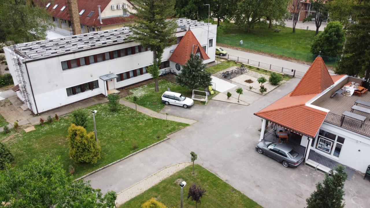 Hotel No Stress Panzio Harkány Exteriér fotografie