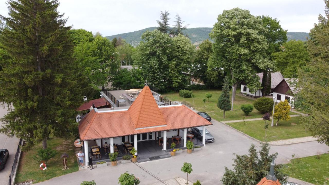Hotel No Stress Panzio Harkány Exteriér fotografie